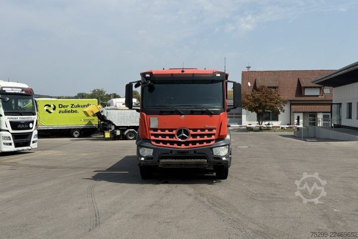Tipper truck Mercedes-Benz Arocs 3243 8x4 Schwarzmüller / Swiss-Vehicle