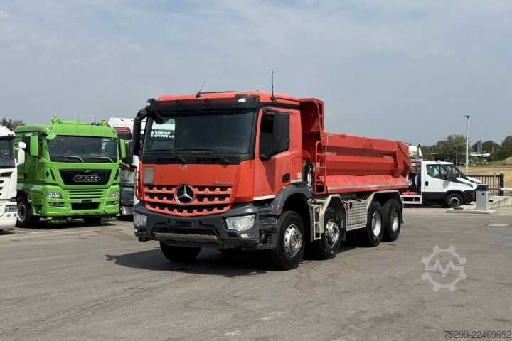 Tipper truck Mercedes-Benz Arocs 3243 8x4 Schwarzmüller / Swiss-Vehicle