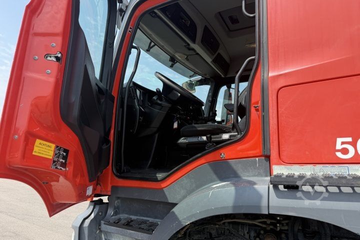 Tipper truck Mercedes-Benz Arocs 3243 8x4 Schwarzmüller / Swiss-Vehicle