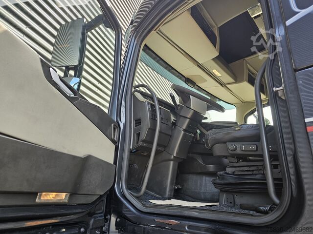 Loading platform Volvo FH 500 8x2*6  KENNIS CRANE / KRAN