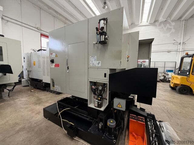 Four-axis vertical machining center Quaser MV 184 C