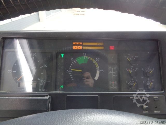 Kipper LKW MERCEDES-BENZ Actros 3240 8x4 Blatt Meiller 3-S-Kipper