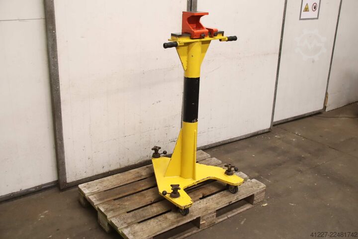 Theodolite tripod unbekannt seitlich verschiebbar