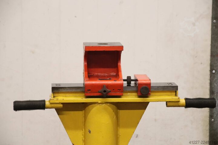 Theodolite tripod unbekannt seitlich verschiebbar