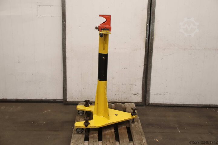 Theodolite tripod unbekannt seitlich verschiebbar