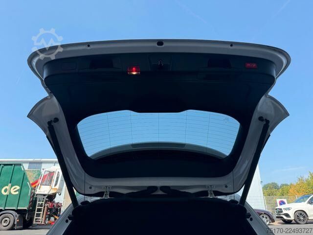 Loading platform Mercedes-Benz EQA 300 4M Progressive+Ambiente+RFK+19AMG+TotW