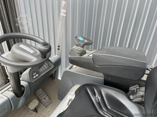 Electric 3-wheel forklift Jungheinrich EFG215