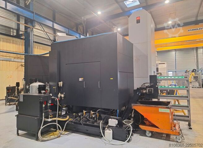 Horizontal machining center OKK hm630
