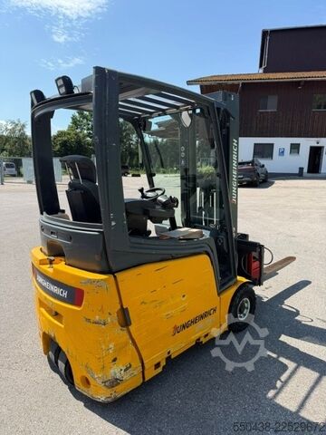 Manual pallet jack Jungheinrich Typ EFG 216k mit Ladegerät EFG 216k