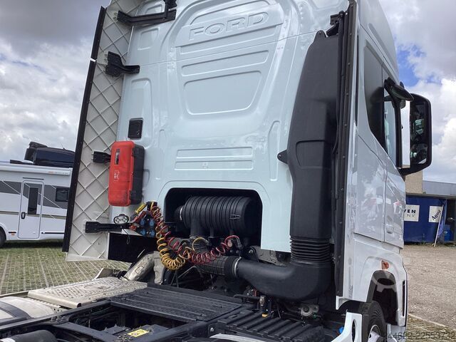 Standard tractor unit Ford F-Max ADR - Full lease 2000€ ex BTW / m