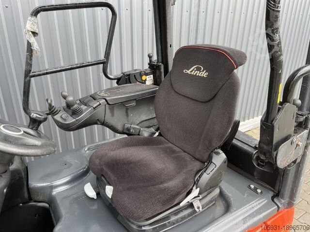 Electric 3-wheel forklift Linde E16-02