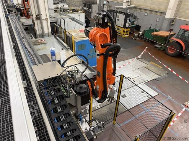 Roboterportalsystem mit 5 Robotern KUKA KR 16 R2010-2