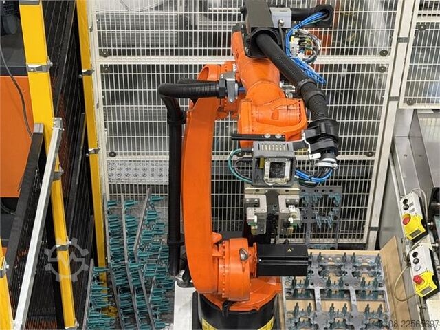 Roboterportalsystem mit 5 Robotern KUKA KR 16 R2010-2