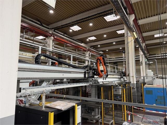 Roboterportalsystem mit 5 Robotern KUKA KR 16 R2010-2