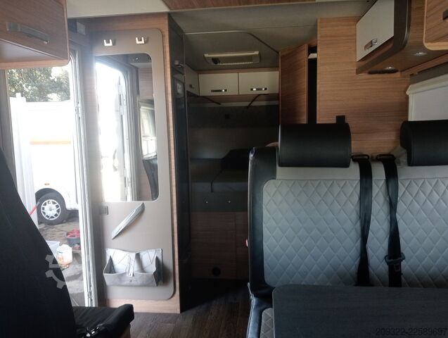 Teilintegriertes Wohnmobil 2024 Ford Transit Weinsberg Carasuite | Automatico | 5 posti letto