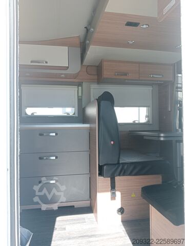 Teilintegriertes Wohnmobil 2024 Ford Transit Weinsberg Carasuite | Automatico | 5 posti letto