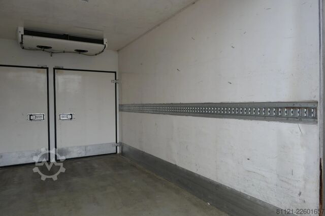Refrigerated/frozen transport Volvo FL 240 | Carrier SUPRA 950Mt / Bi-temp | 3 Comp...
