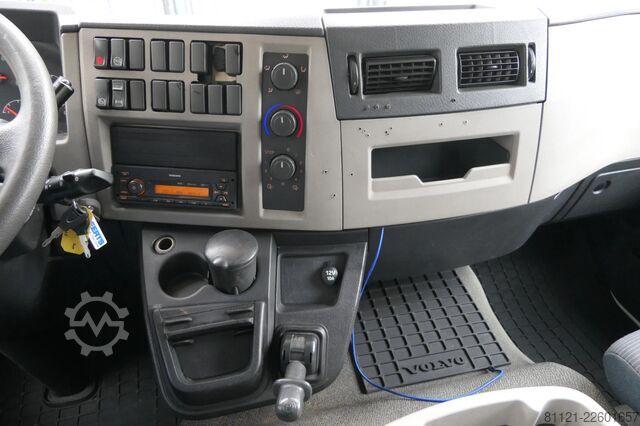 Refrigerated/frozen transport Volvo FL 240 | Carrier SUPRA 950Mt / Bi-temp | 3 Comp...
