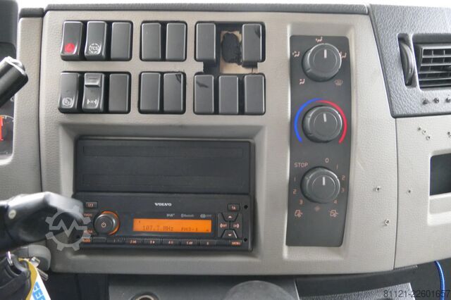 Refrigerated/frozen transport Volvo FL 240 | Carrier SUPRA 950Mt / Bi-temp | 3 Comp...