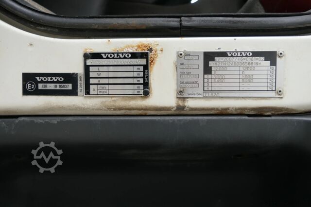 Refrigerated/frozen transport Volvo FL 240 | Carrier SUPRA 950Mt / Bi-temp | 3 Comp...