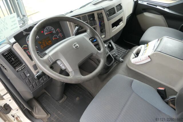 Refrigerated/frozen transport Volvo FL 240 | Carrier SUPRA 950Mt / Bi-temp | 3 Comp...