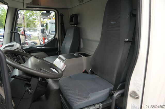 Refrigerated/frozen transport Volvo FL 240 | Carrier SUPRA 950Mt / Bi-temp | 3 Comp...