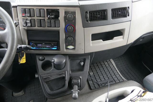 Refrigerated/frozen transport Volvo FL 240 | Carrier SUPRA 950Mt / Bi-temp | 3 Comp...