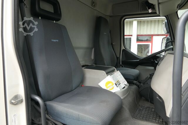 Refrigerated/frozen transport Volvo FL 240 | Carrier SUPRA 950Mt / Bi-temp | 3 Comp...