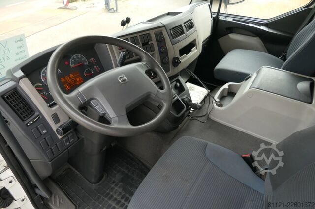 Refrigerated/frozen transport Volvo FL 240 | Carrier SUPRA 950Mt / Bi-temp | 3 Comp...