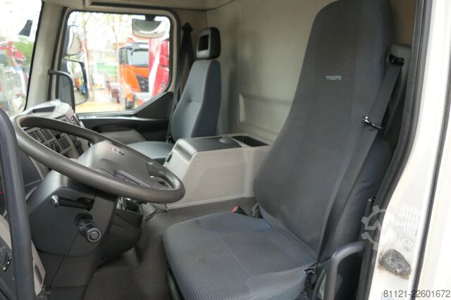 Refrigerated/frozen transport Volvo FL 240 | Carrier SUPRA 950Mt / Bi-temp | 3 Comp...