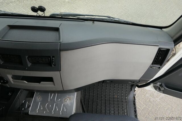 Refrigerated/frozen transport Volvo FL 240 | Carrier SUPRA 950Mt / Bi-temp | 3 Comp...