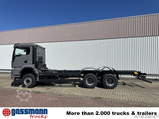 LKW-Fahrgestell MAN TGS 33.540 6x6 BB CH, Intarder