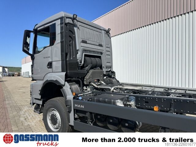 LKW-Fahrgestell MAN TGS 33.540 6x6 BB CH, Intarder