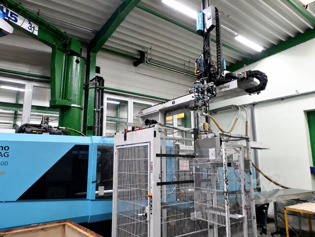 Injection molding machine Sumitomi (SHI) Demag Systec 420/820-2300 r. 2015