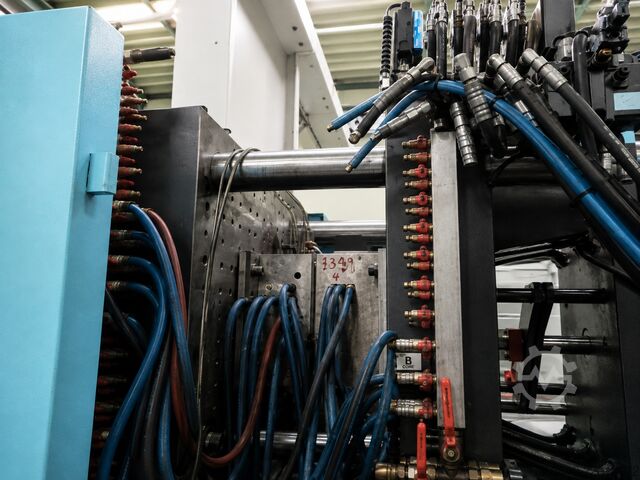 Injection molding machine Sumitomi (SHI) Demag Systec 420/820-2300 r. 2015