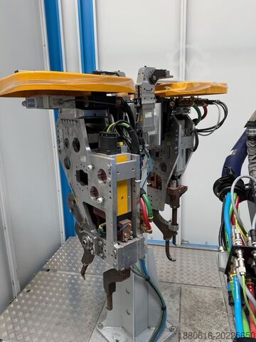 Industrial spot welding cell YASKAWA / NIMAK / RSP LASO Tech Systems
