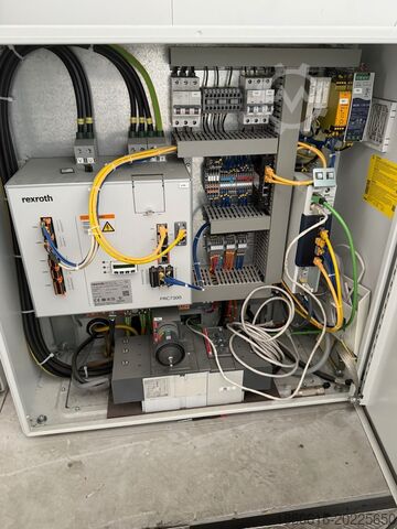 Industrial spot welding cell YASKAWA / NIMAK / RSP LASO Tech Systems