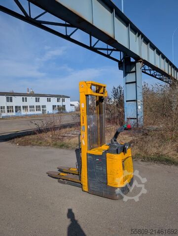 High Lift stacker Jungheinrich EJC