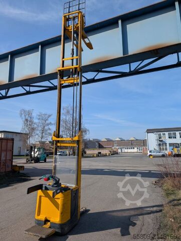 High Lift stacker Jungheinrich EJC