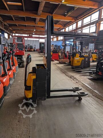 High Lift stacker Jungheinrich EJD K18