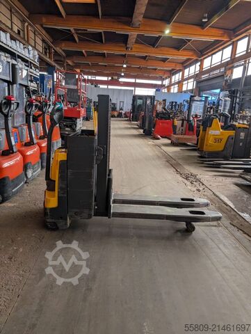 High Lift stacker Jungheinrich EJD K18