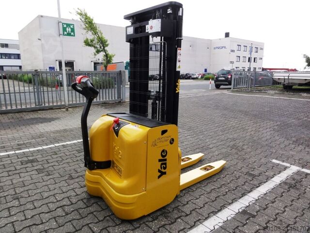 High Lift stacker Yale MS 14 IL