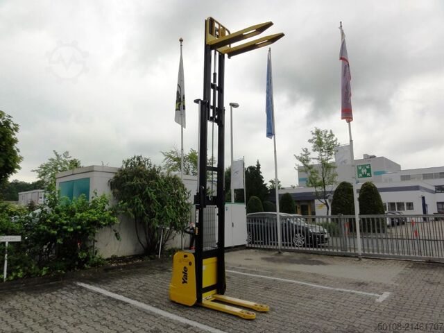 High Lift stacker Yale MS 14 IL