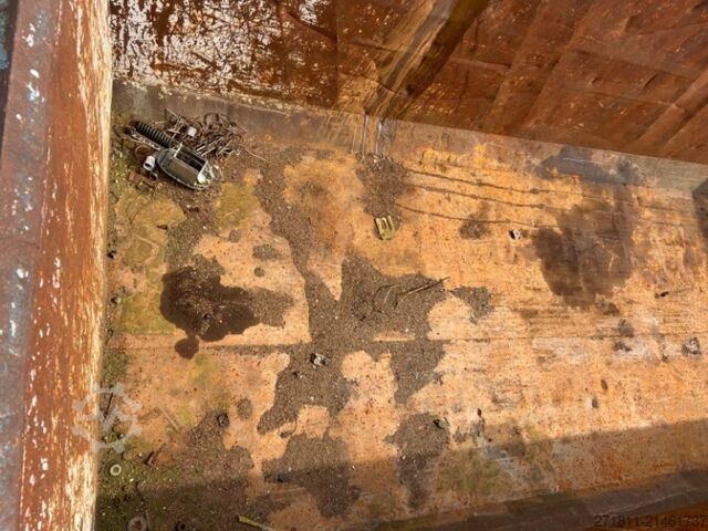 Roll-off container  CONTAINER SCARRABILE USATO A CIELO APERTO