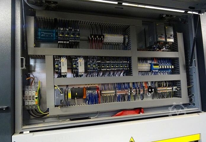 Breitbandschleifmaschine Format4 FINdustry 1353