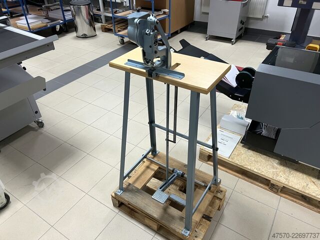 Eyeleting machine Hang Piccolo 101-20 Eyeleting machine