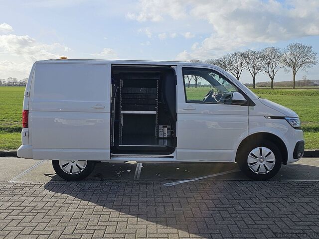 High-roof van VW TRANSPORTER 2.0 TDI L1H1 4MOTION LED!