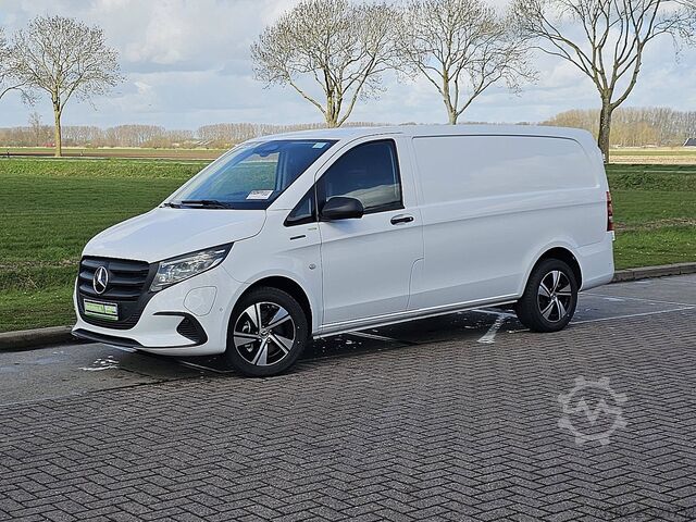High-roof van MERCEDES-BENZ EVITO 112 60kWh 261Km WLTP