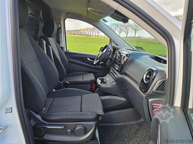 High-roof van MERCEDES-BENZ EVITO 112 60kWh 261Km WLTP