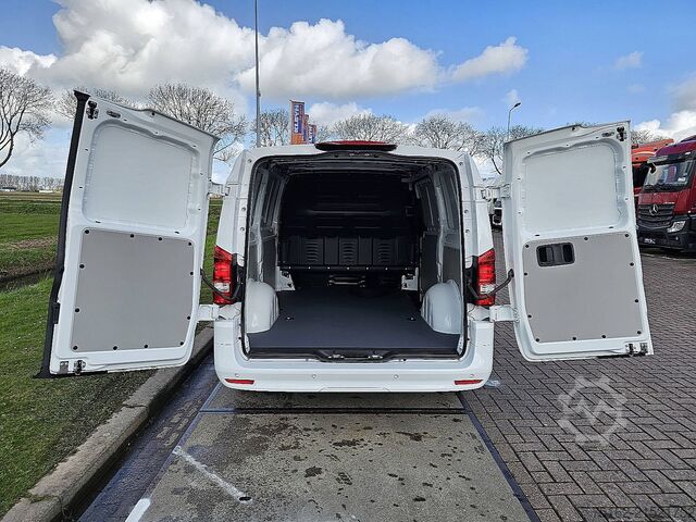High-roof van MERCEDES-BENZ EVITO 112 60kWh 261Km WLTP
